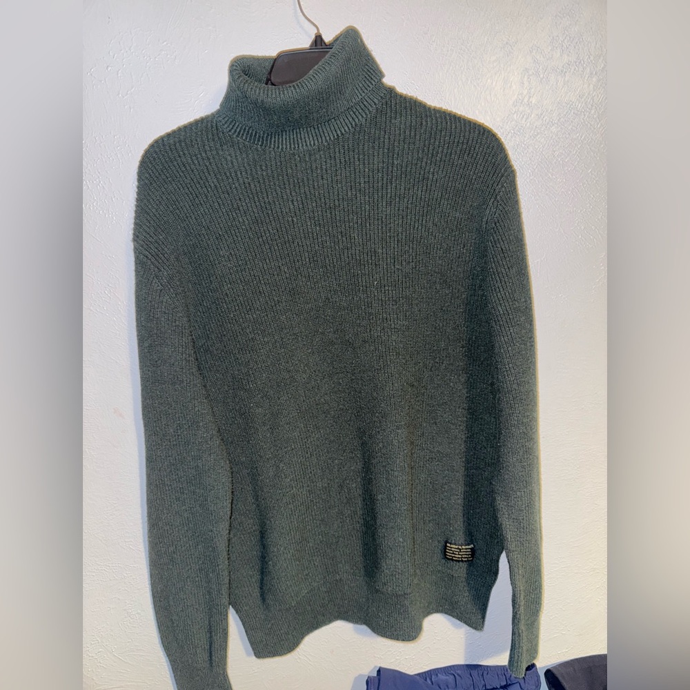 Men’s Turtleneck sweater